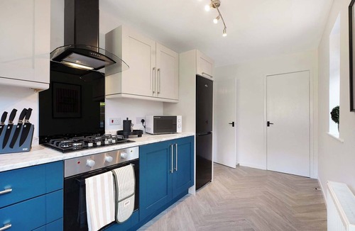 Catterick Bridge House | Modern 3BR Brompton Court Wi-Fi By Stay with Us