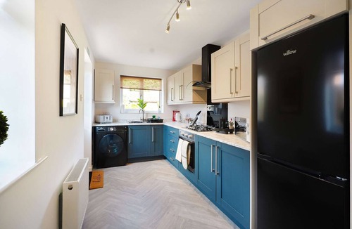 Catterick Bridge House | Modern 3BR Brompton Court Wi-fi By Stay With Us