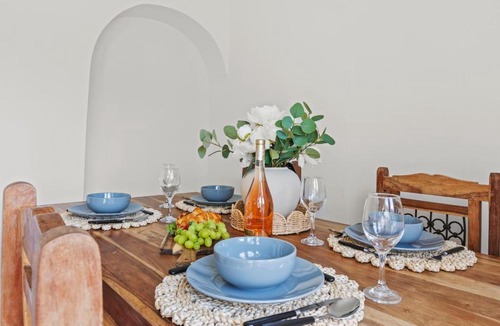 Little Hulton House | Modern 3BR Home Perfect for Groups and families