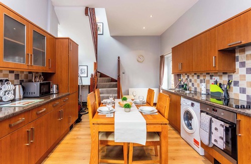 South Shields House | Modern 3BR South Shields Home near Beach