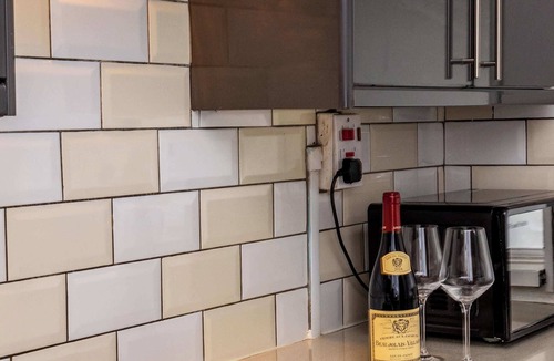 Cathedrals Apartment | Modern 4 Bed Apartment next to Borough Station