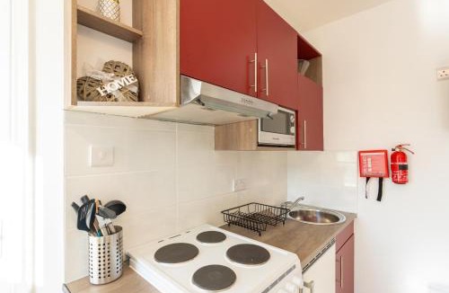 Queen's Park Apartment | Modern and Chic Studio Flat for 2 people in West Kilburn by Queen's Park