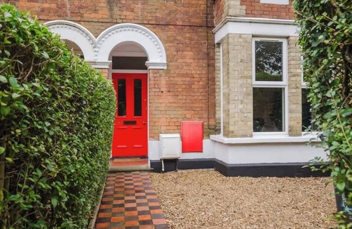 Kempston House | Modern and Comfortable 3 bed