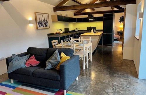 Dundry House | Modern Barn Conversion - Close to Bristol, Bath and Airport