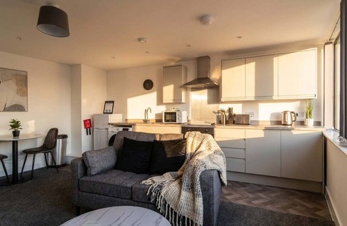 Wrexham Apartment | Modern & Bright 1 Bed Apartment in Central Wrexham