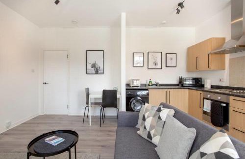 Newington Apartment | Modern & bright 1 bed for 4 close to city centre!