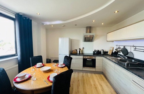 Ipswich Apartment | Modern Central Flat by Christchurch Park