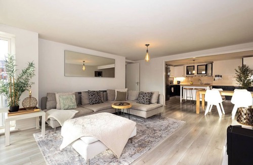Leith Apartment | Modern City Centre Apartment 2 Bed 2 Bath