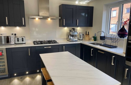 Arbury House | Modern Exec Five bed House close to Science Park