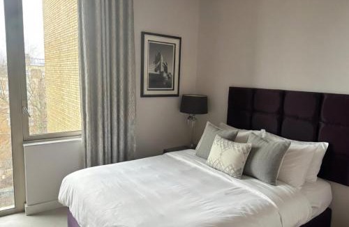 Riverside Apartment | Modern Flat a few steps from the Iconic Tower Bridge