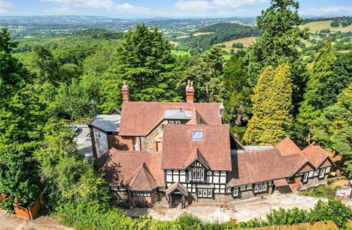 Malvern Apartment | Modern flat nestled in the Malvern Hills Worcestershire