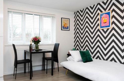 Grange Apartment | Modern flat - Sleeps 3 - London