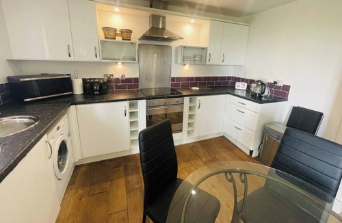 Llanelli Apartment | Modern Ground Floor Apartment with Beach/Sea View