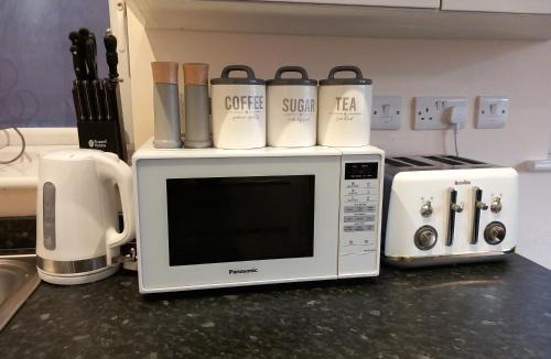 Beeston Apartment | Modern large 2 Bed whole apartment - Free parking - Ground floor - Central Beeston