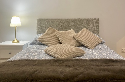 Sutton Central Apartment | Modern & Luxury Flat
