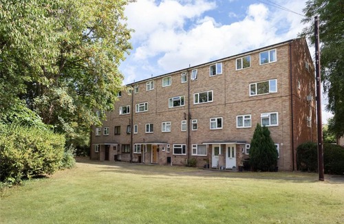 Knebworth Apartment | Modern Maisonette - sleeps 4- Knebworth