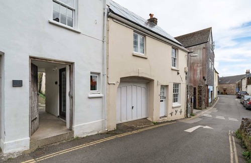 Totnes House | Modern Mews House in Central Totnes