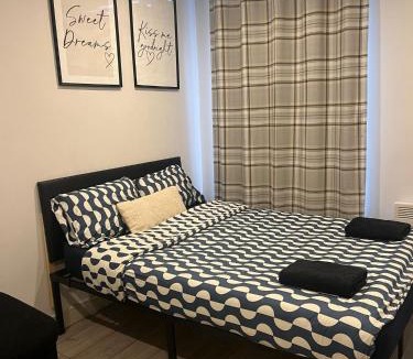 Bensham Manor Apartment | Modern Private Studio Near Thornton Heath Station