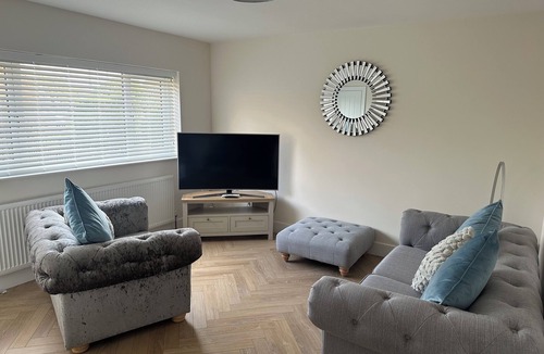 Hull House | Modern refurbed 3 bed house close to local amenities, salt end and Siemens site