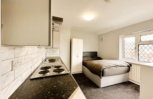 Acocks Green Apartment | Modern Self-Contained Studio in Acocks Green