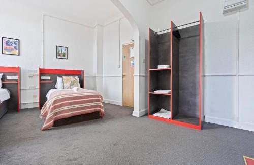 Dudley Apartment | Modern Self-Contained Studio in Dudley Sleeps 2