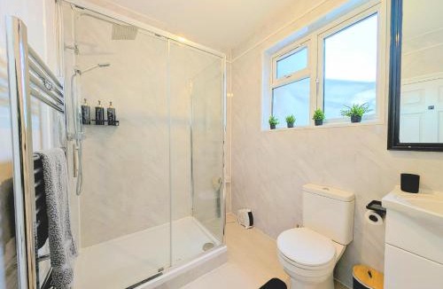St. Leonard's Apartment | Modern Serviced Studio in London