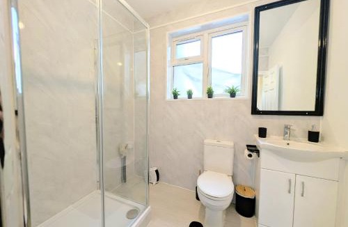St. Leonard's Apartment | Modern Serviced Studio in London