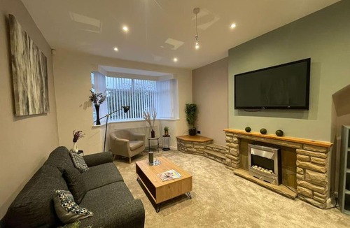 Crawcrook Apartment | Modern Spacious 5 Bed House in Newcastle