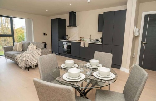 Bloxwich Apartment | Modern & Spacious 2 Bed Apartment in Birmingham