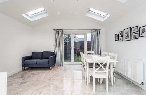 Vauxhall House | Modern, Spacious 3 Bedroom Home nearby City Centre