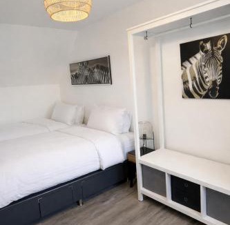 Ipswich Apartment | Modern Spacious Flat In Ipswich - Sleeps 6 - Parking