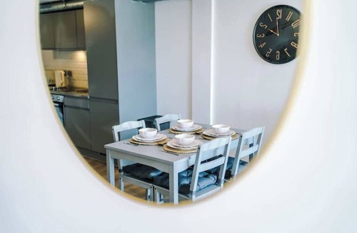 Warrington Condo | Modern Studio Apartment With Sofa Bed Near M6 J21