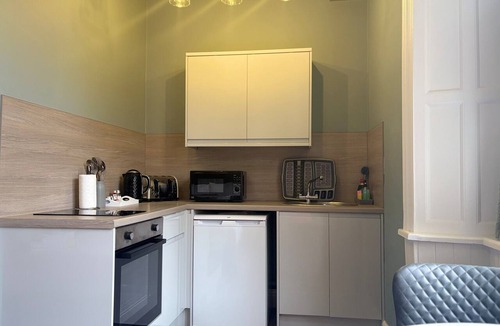 South Galson Apartment | Modern Studio Apartment