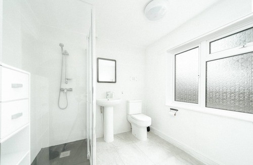 Reydon Cabin | MODERN TWIN STUDIO IN WALBERSWICK