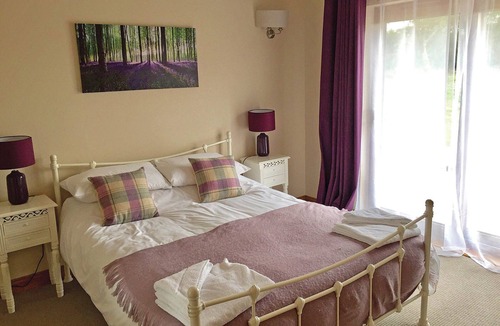 Upwood Ski Chalet | Modern yet rustic designed lodge, ideal for families or couples.