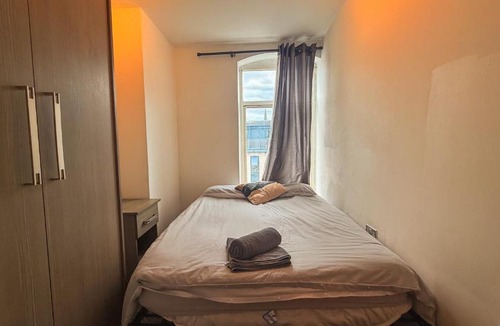 Newcastle-upon-Tyne Apartment | Most Central 2BR Flats in Newcastle City Centre, Opposite Central Station - Sleeps 4-6