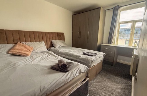 Newcastle-upon-Tyne Apartment | Most Central 2BR Flats in Newcastle City Centre, Opposite Central Station - Sleeps 4-6