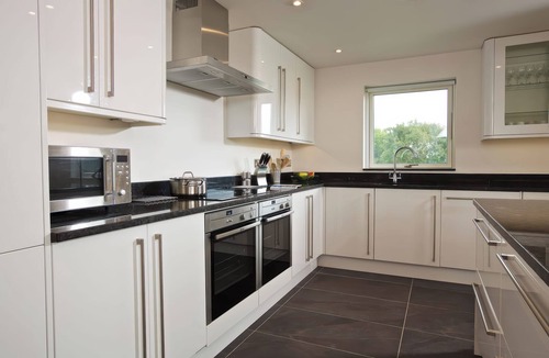 Salcombe Cottage | MOULT HILL BARN, pet friendly, country holiday cottage in Salcombe