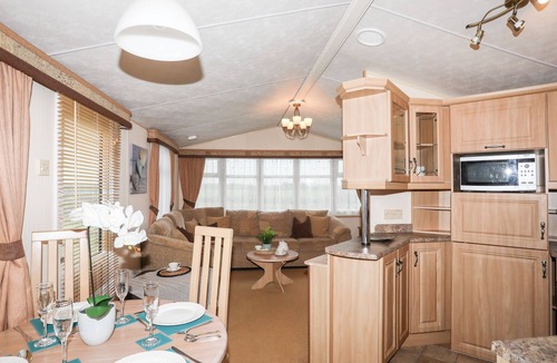Caergeiliog Cottage | Mountain View Lodge 2
