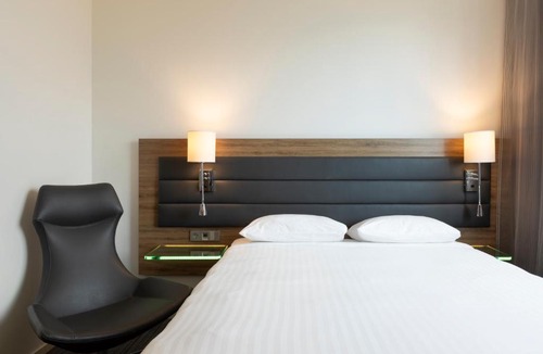 Custom House Hotel | Moxy London Excel
