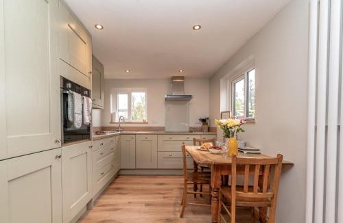 Criccieth House | Muriau-Bach