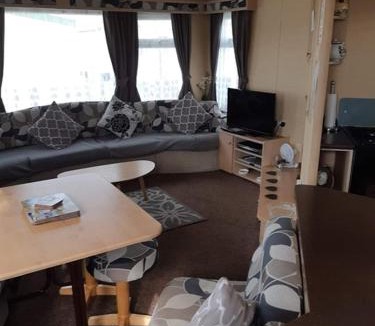 Chapel Saint Leonards Apartment | MV203 3 bedroom Deluxe caravan