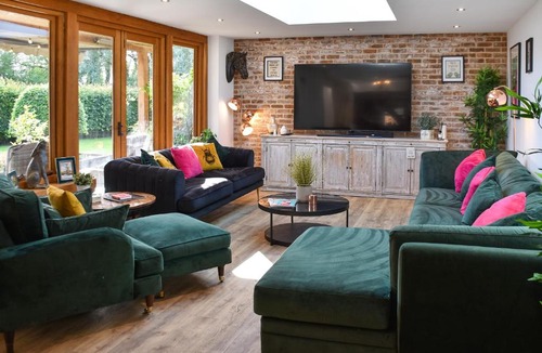 Repps with Bastwick House | Myrtle Cottage