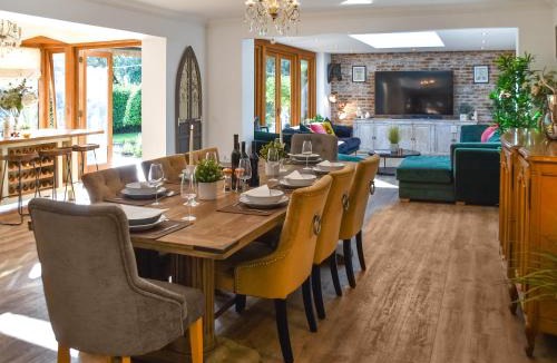 Repps with Bastwick House | Myrtle Cottage