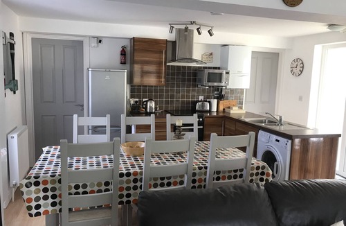 West Looe Apartment | Neap Tide Looe, 3bed2bath, close to town/beach, ideal for couples/families
