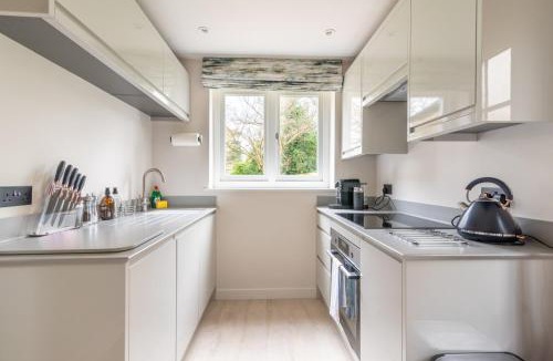 Upper Town House | Near Major Attractions | Comfortable | TV