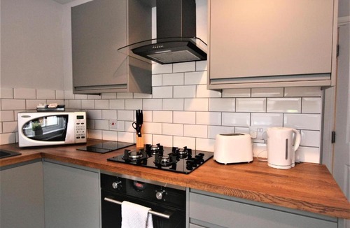 Gloucester Apartment | Nelson By The Docks Serviced Apartments by Roomsbooked