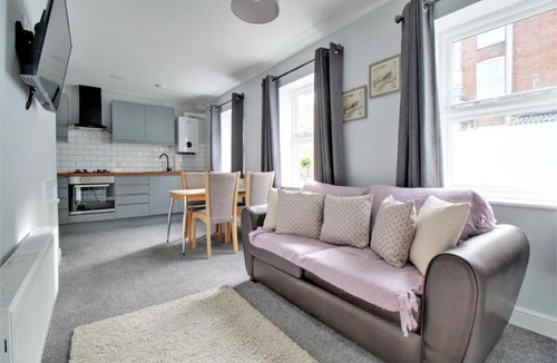 Gloucester Apartment | Nelson By The Docks Serviced Apartments by Roomsbooked