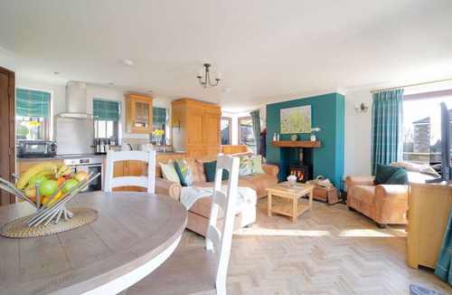 Par Cottage | Nestled in an elevated position with sweeping views across the Luxulyan Valley.
