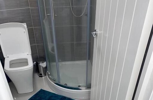 Ocean Village Apartment | ◑ Netflix ◑ Modern ◑Oceanvillage ◑ City Centre